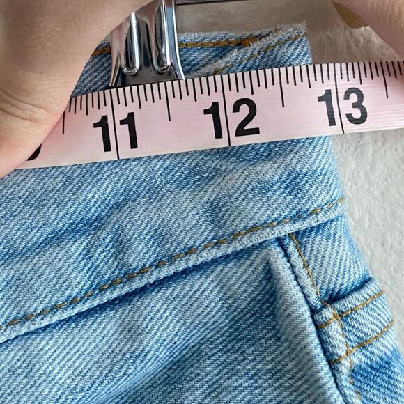 Urban Outfitters BDG High Rise Baggy Jeans Light Wash Destroyed Size 25 - Picture 15 of 15